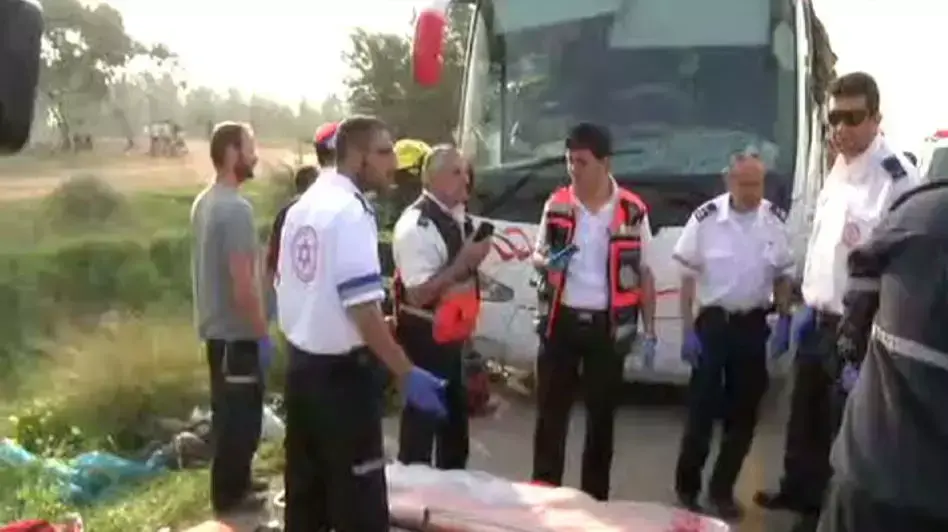 תאונה של מספר רכבים בצומת להבים. פברואר 2015 תאונה של מספר רכבים בצומת להבים. פברואר 2015