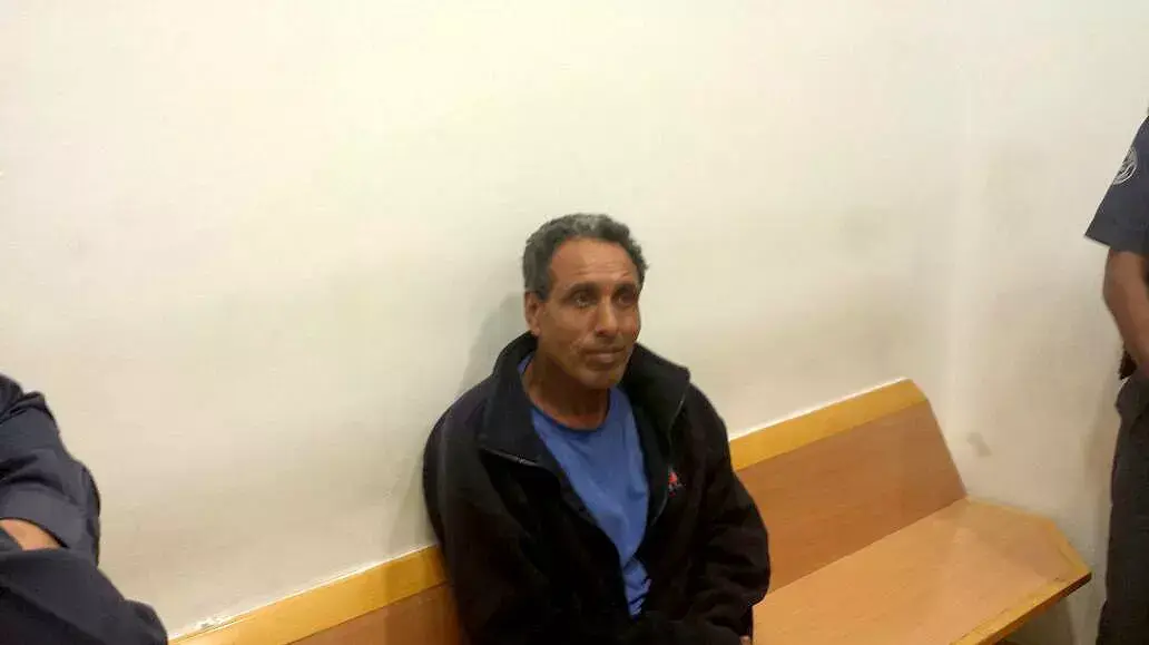 סאלם אבו גנאם, נהג המשאית המעורב בתאונת הדרכים הקטלנית בצומת להבים, בהארכת מעצר בבאר שובע, ינואר 2015 סאלם אבו גנאם, נהג המשאית המעורב בתאונת הדרכים הקטלנית בצומת להבים, בהארכת מעצר בבאר שובע, ינואר 2015
