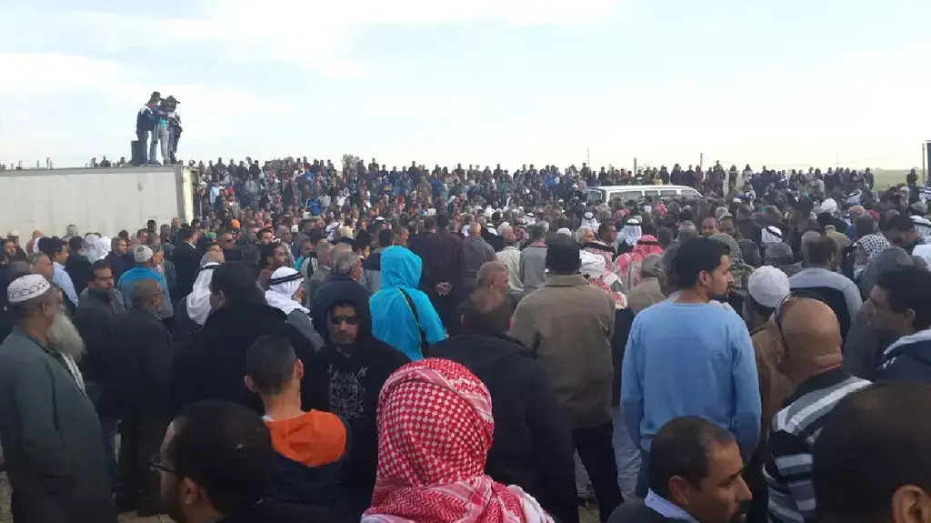 הלווייתם של תושבי הכפר חורה שנהרגו בתאונה בצומת להבים, פברואר 2015 הלווייתם של תושבי הכפר חורה שנהרגו בתאונה בצומת להבים, פברואר 2015