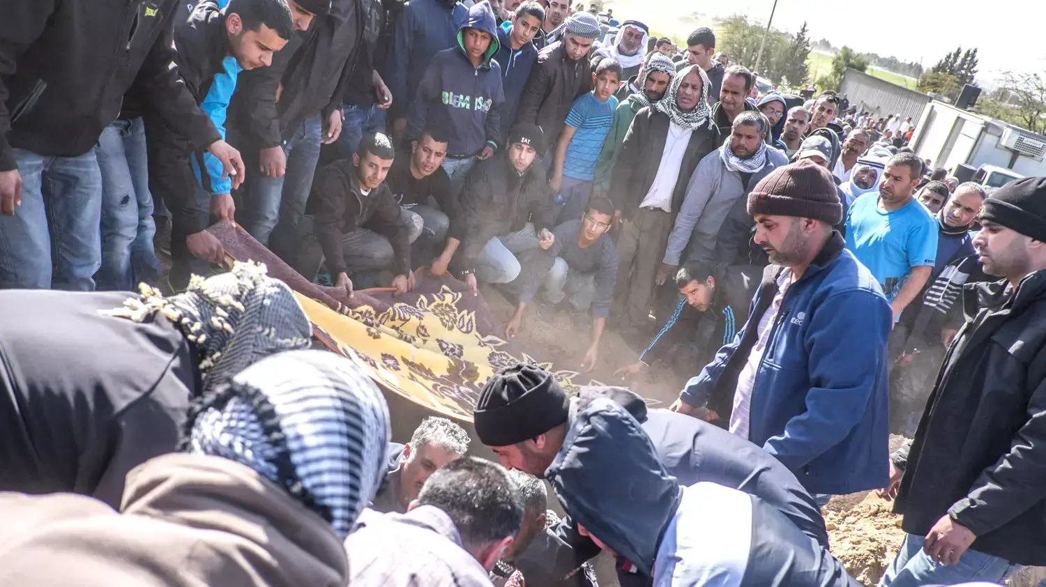 הלווייתם של תושבי הכפר חורה שנהרגו בתאונה בצומת להבים, פברואר 2015 הלווייתם של תושבי הכפר חורה שנהרגו בתאונה בצומת להבים, פברואר 2015