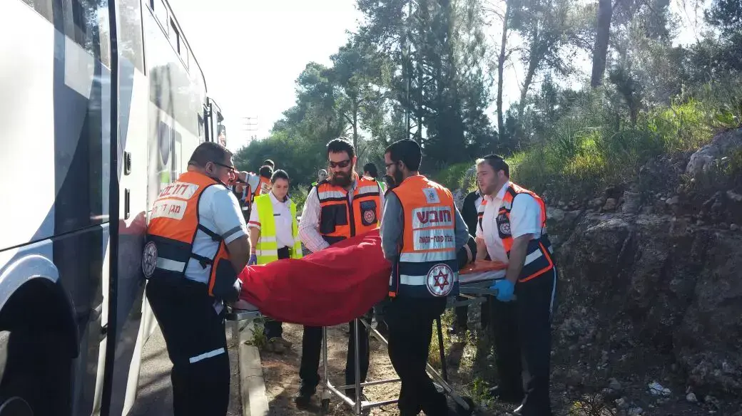 תאונת דרכים בכביש 443 ליד מתקן אדם, 5 בפברואר 2015 תאונת דרכים בכביש 443 ליד מתקן אדם, 5 בפברואר 2015