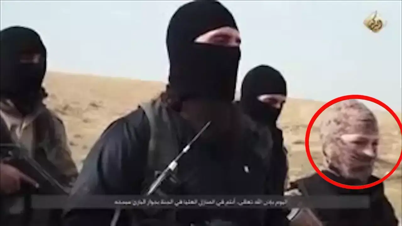 האם רעיית המחבל מהפיגוע בפריז מופיעה בסרטון של דאעש?