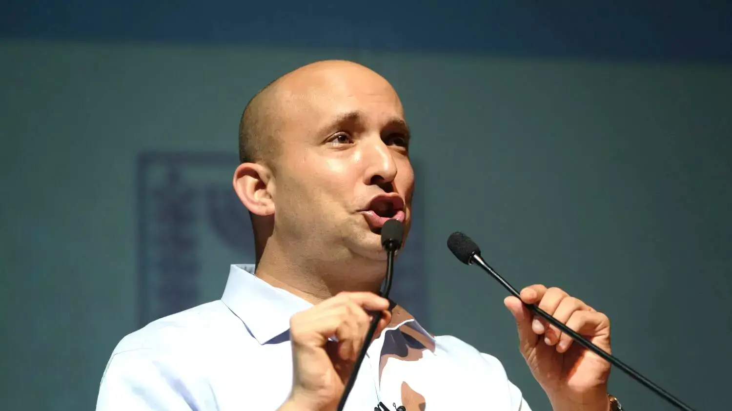 יו"ר הבית היהודי נפתלי בנט בכנס ראשי המפלגות באוניברסיטת תל אביב. פברואר 2015 יו"ר הבית היהודי נפתלי בנט בכנס ראשי המפלגות באוניברסיטת תל אביב. פברואר 2015