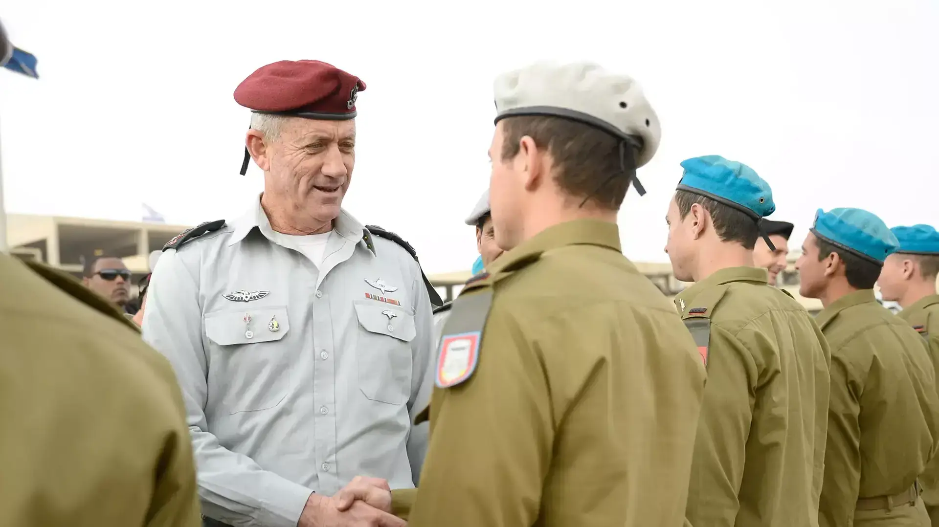 טקס סיום קורס קציני יבשה אחוד מחזור 41, מצפה רמון. פברואר 2015 טקס סיום קורס קציני יבשה אחוד מחזור 41, מצפה רמון. פברואר 2015