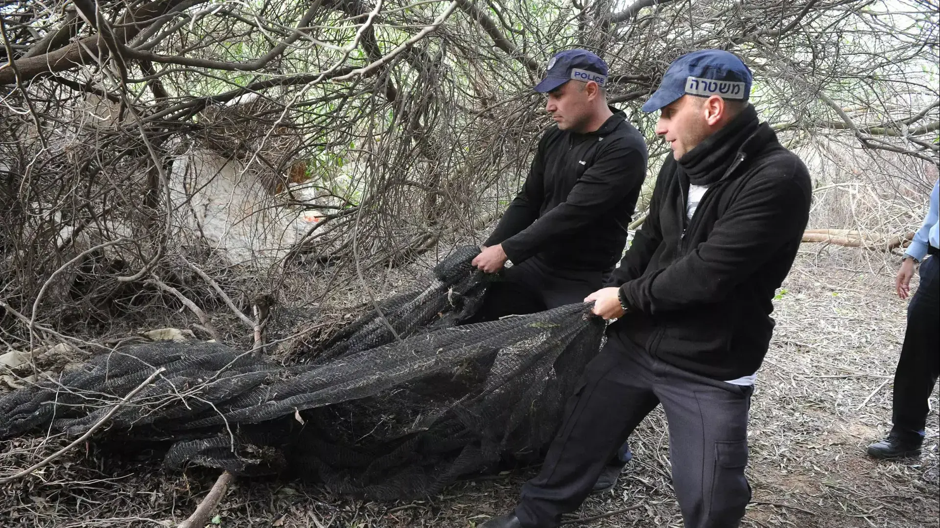 חשיפת סליקים של פורצים ביישוב אודים בשרון. פברואר 2015 חשיפת סליקים של פורצים ביישוב אודים בשרון. פברואר 2015