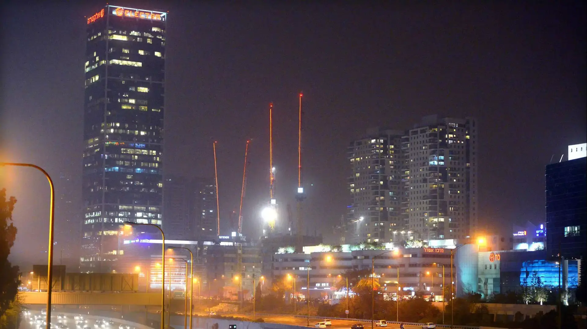 מזג אוויר סוער, תל אביב. פברואר 2015 מזג אוויר סוער, תל אביב. פברואר 2015