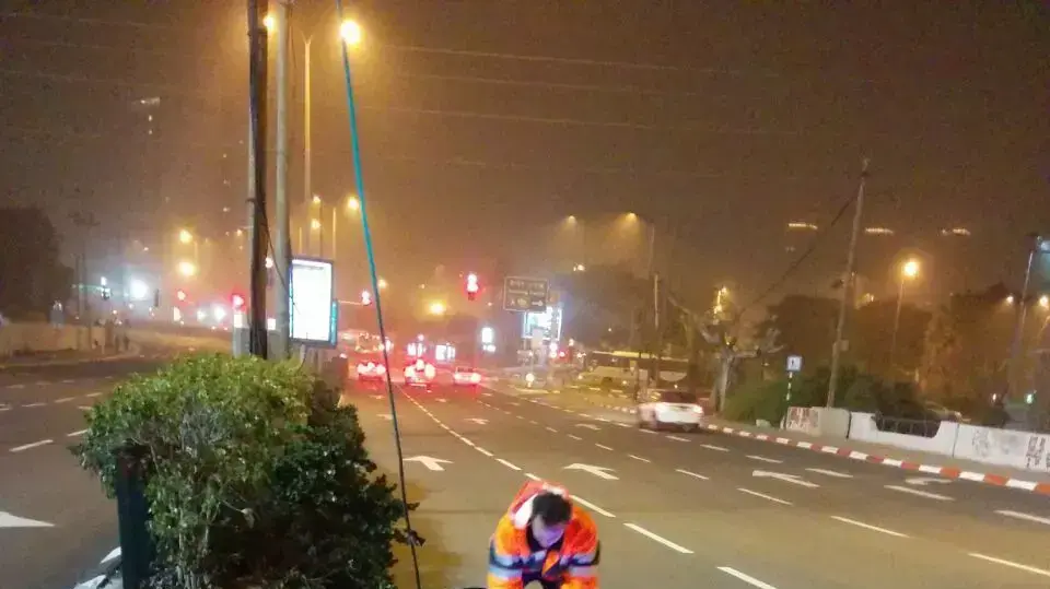 : תמרור שקרס בתל אביב 10.2.2015 : תמרור שקרס בתל אביב 10.2.2015