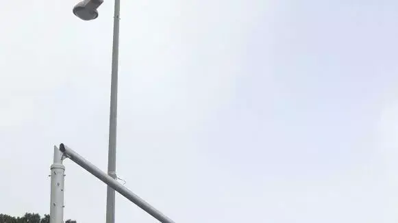 רמזור נפל על אוטובוס בשכונת דליה בחיפה רמזור נפל על אוטובוס בשכונת דליה בחיפה