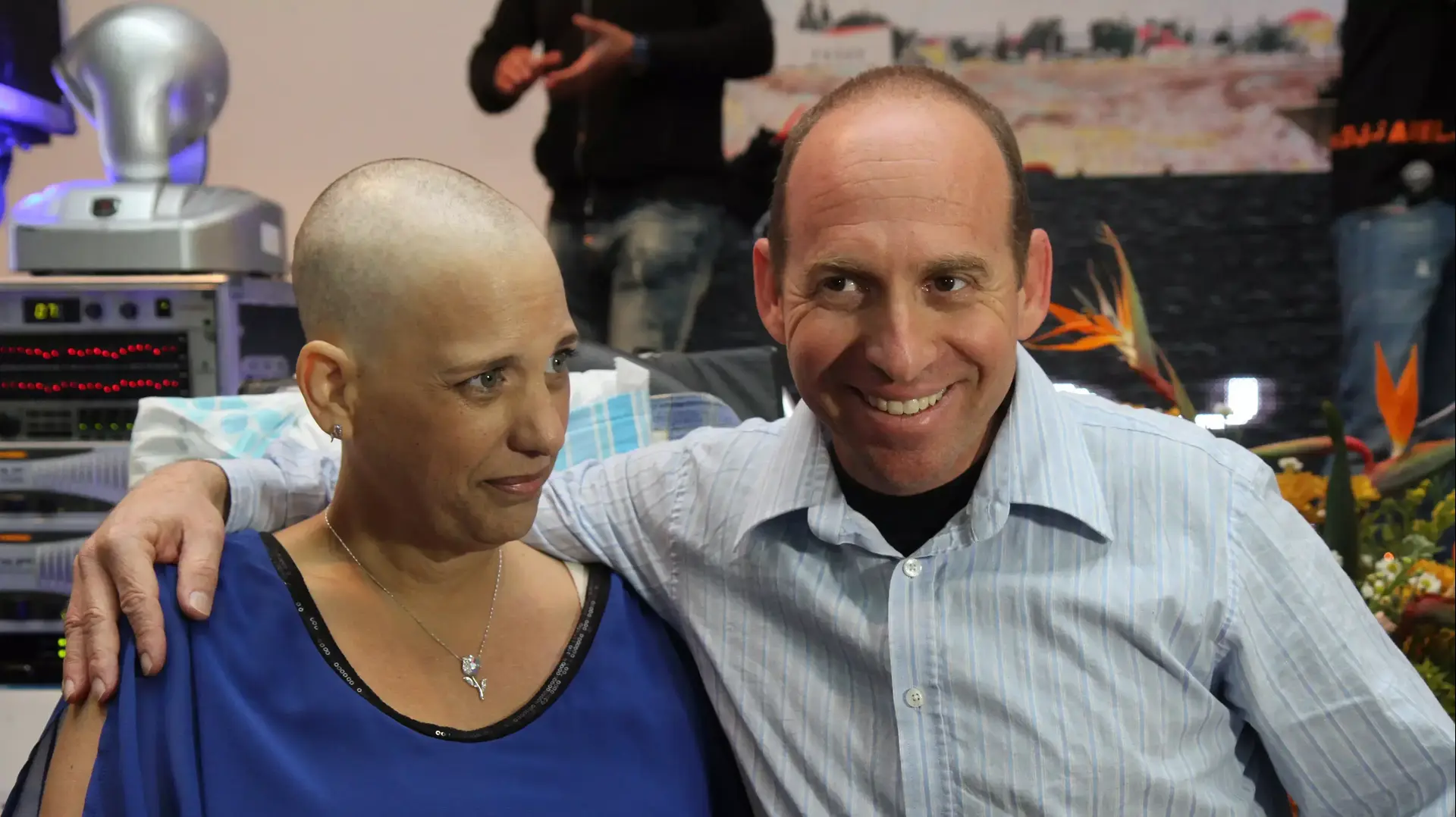 ימית קרנט חולת הסרטן שחגגה בר מצווה מוקדמת לבנה אריאל בן ה-11 יחד עם בעלה עופר, 11 בפברואר 2015 ימית קרנט חולת הסרטן שחגגה בר מצווה מוקדמת לבנה אריאל בן ה-11 יחד עם בעלה עופר, 11 בפברואר 2015