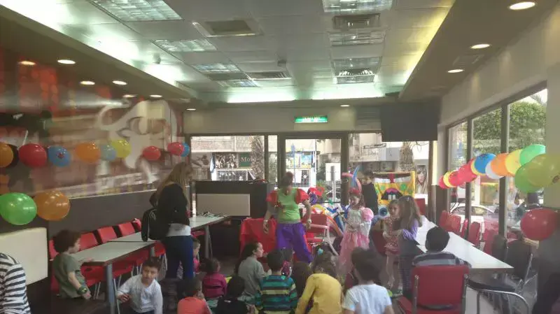 חגיגת יום הולדת בסניף בורגר ראנץ חגיגת יום הולדת בסניף בורגר ראנץ