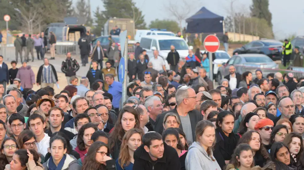 הלווייתו של אורי אורבך, בית העלמין מודיעין, פברואר 2015 הלווייתו של אורי אורבך, בית העלמין מודיעין, פברואר 2015