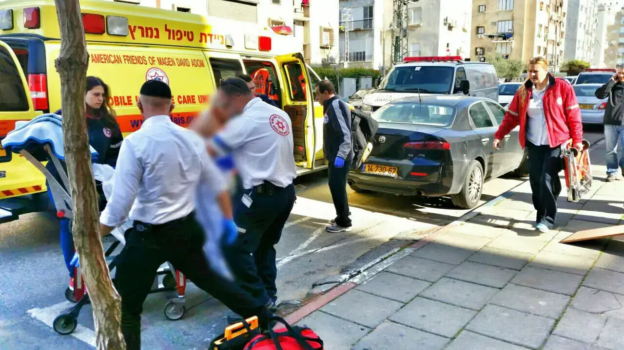 אירוע דקירה בבת ים. פברואר 2015 אירוע דקירה בבת ים. פברואר 2015