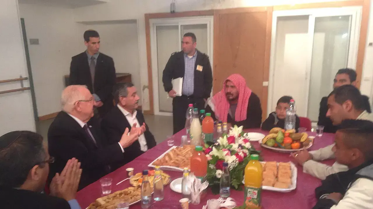 נשיא המדינה ראובן ריבלין מבקר ברהט. פברואר 2015
