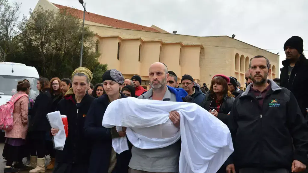 הלווייתה של אדל ביטון, יקיר. פברואר 2015 הלווייתה של אדל ביטון, יקיר. פברואר 2015