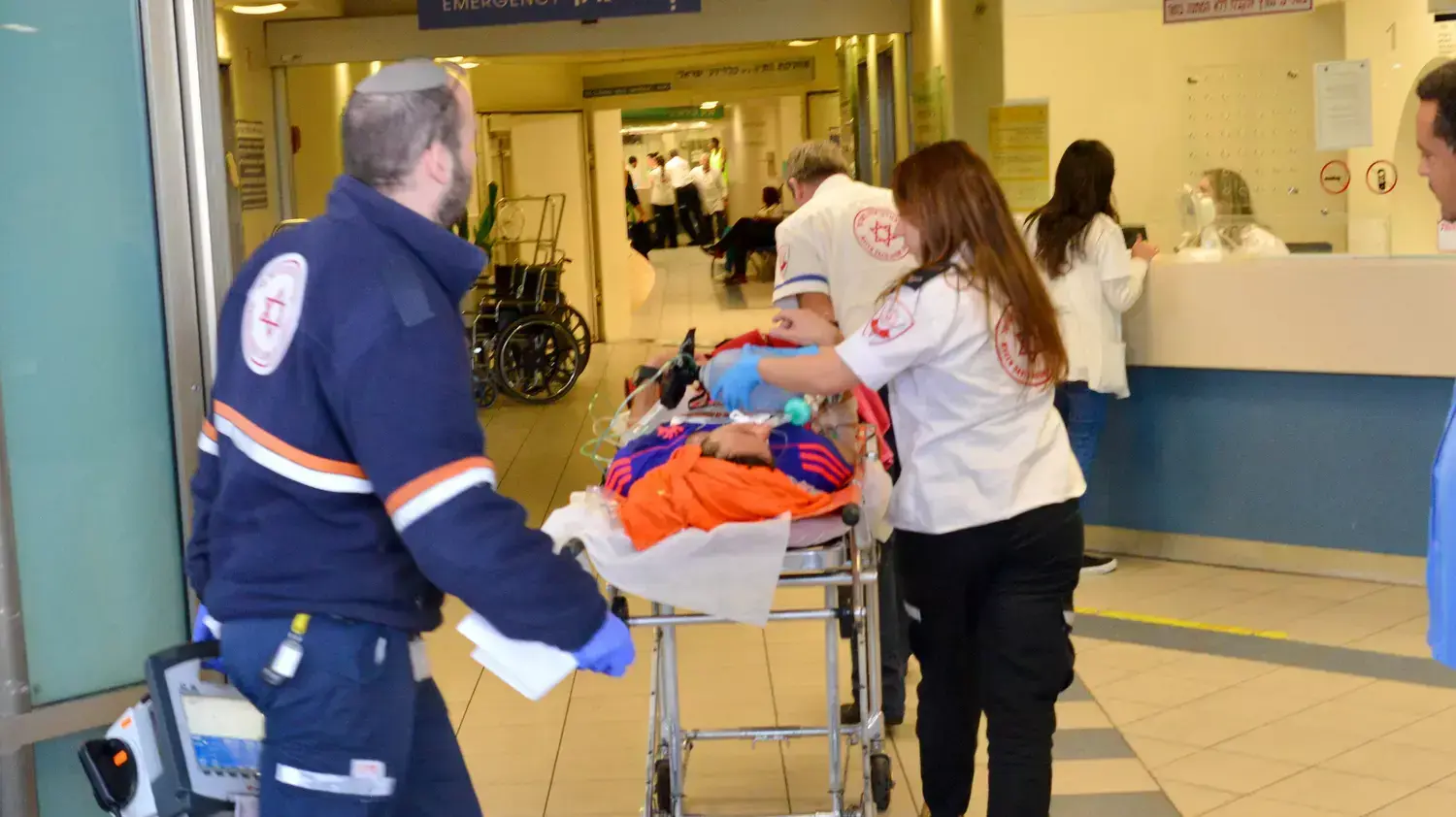 גבר כבן 30 שהגיע לבית החולים איכילוב שבתל אביב במצב קשה לאחר שהתמוטט במרתון תל אביב