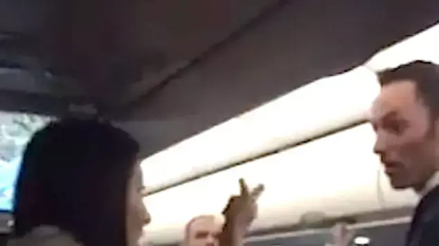 נוסעים מקללים את הדייל על טיסה של חברת ישראייר מתל אביב לורנה נוסעים מקללים את הדייל על טיסה של חברת ישראייר מתל אביב לורנה