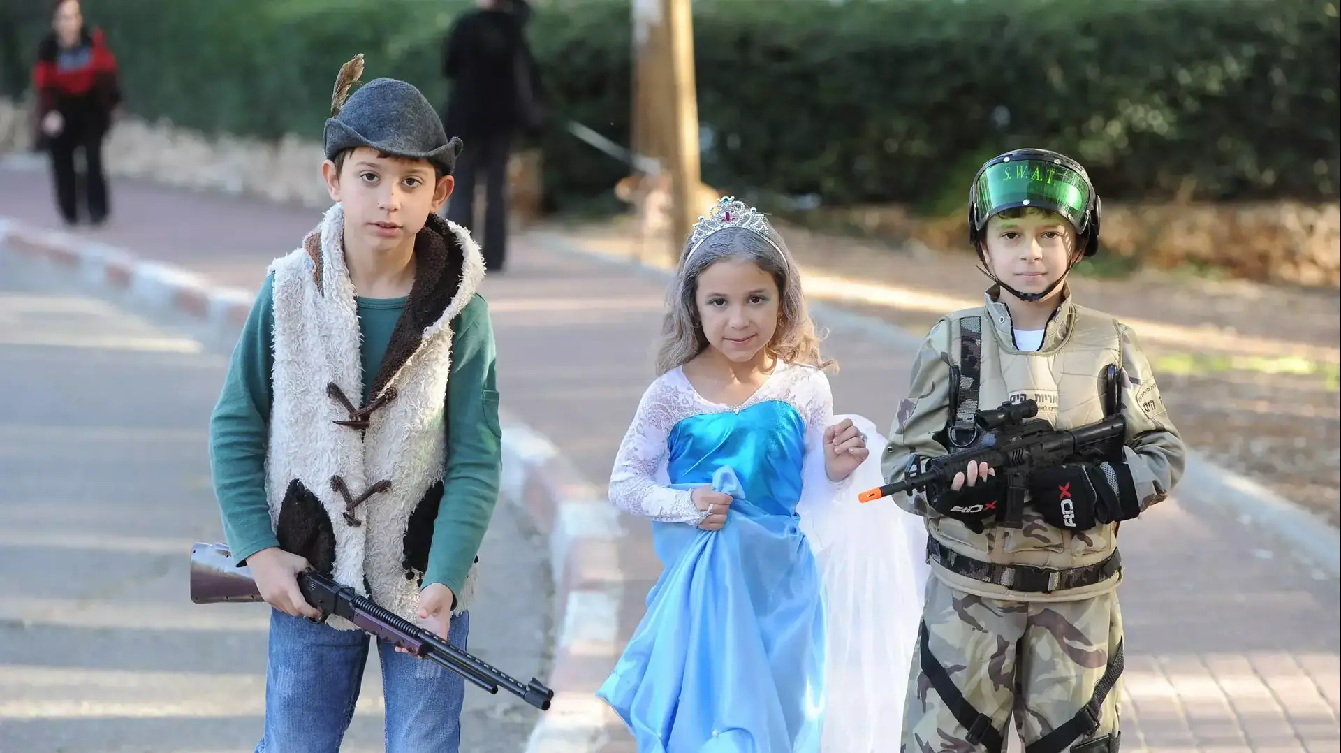 ילדים מתחפשים בבית הספר יד לבנים, פתח תקווה. מרץ 2015