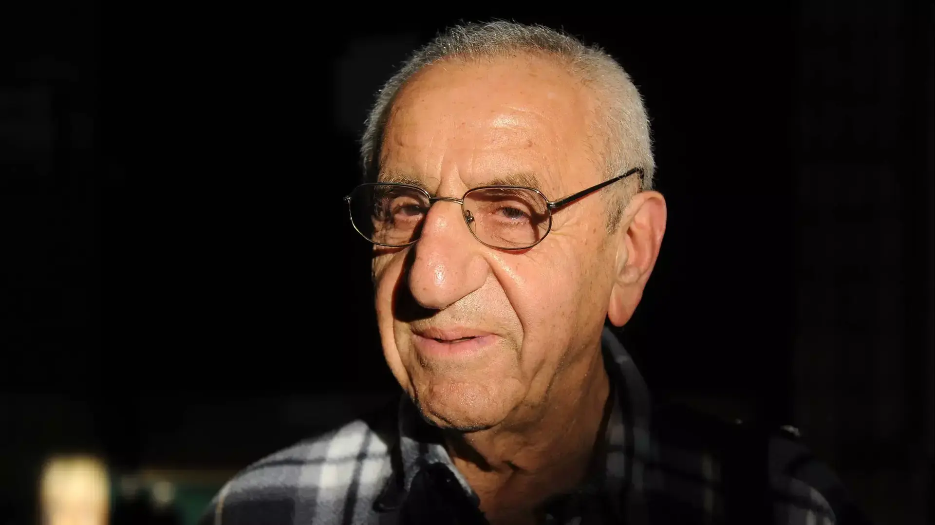 אליהו חסון במפגש עולי סוריה בבר אילן, פברואר 2015 אליהו חסון במפגש עולי סוריה בבר אילן, פברואר 2015