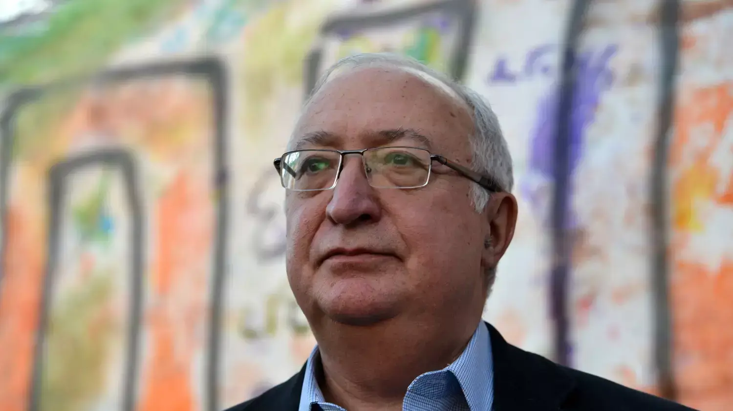 פרופסור מנואל טרכטנברג בהפגנת הסייעות, כיכר רבין מרץ 2015 פרופסור מנואל טרכטנברג בהפגנת הסייעות, כיכר רבין מרץ 2015