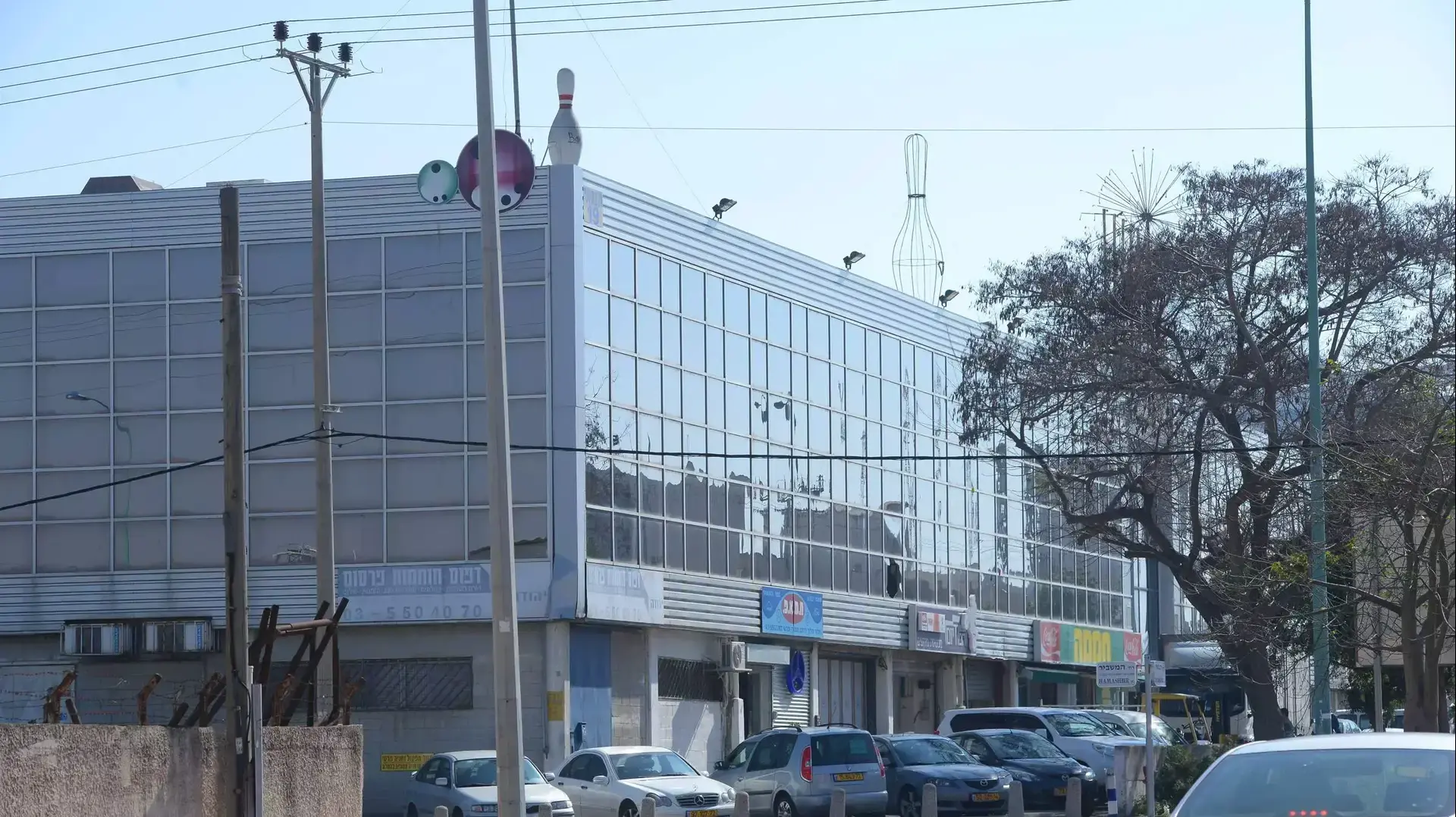 מסעדה באזור התעשייה בחולון שמציתים אותה פעם אחר פעם, מרץ 2015