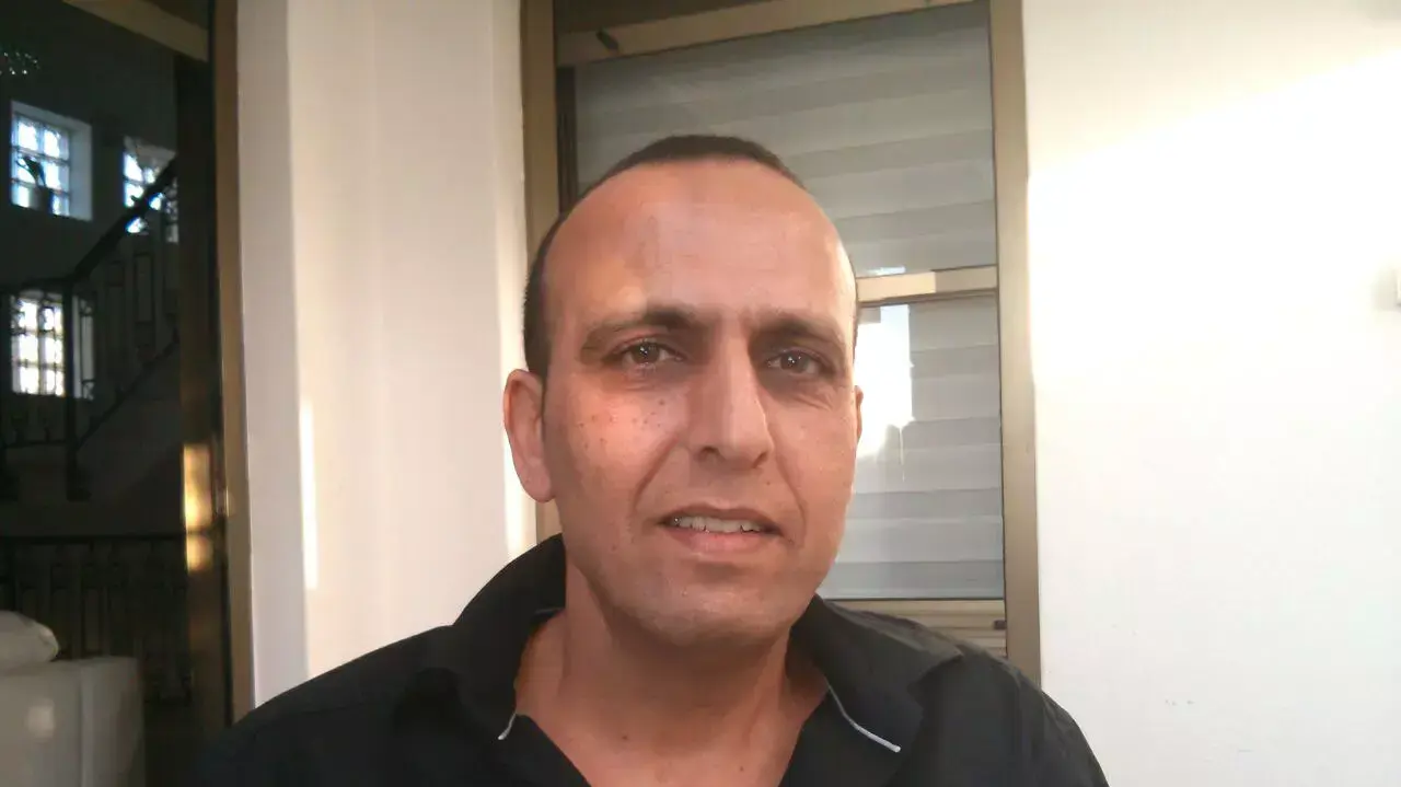עופר גולן שעל פי החשד תקף את יועצת התקשורת של בל"ד, אמילי מואטי. מרץ 2015