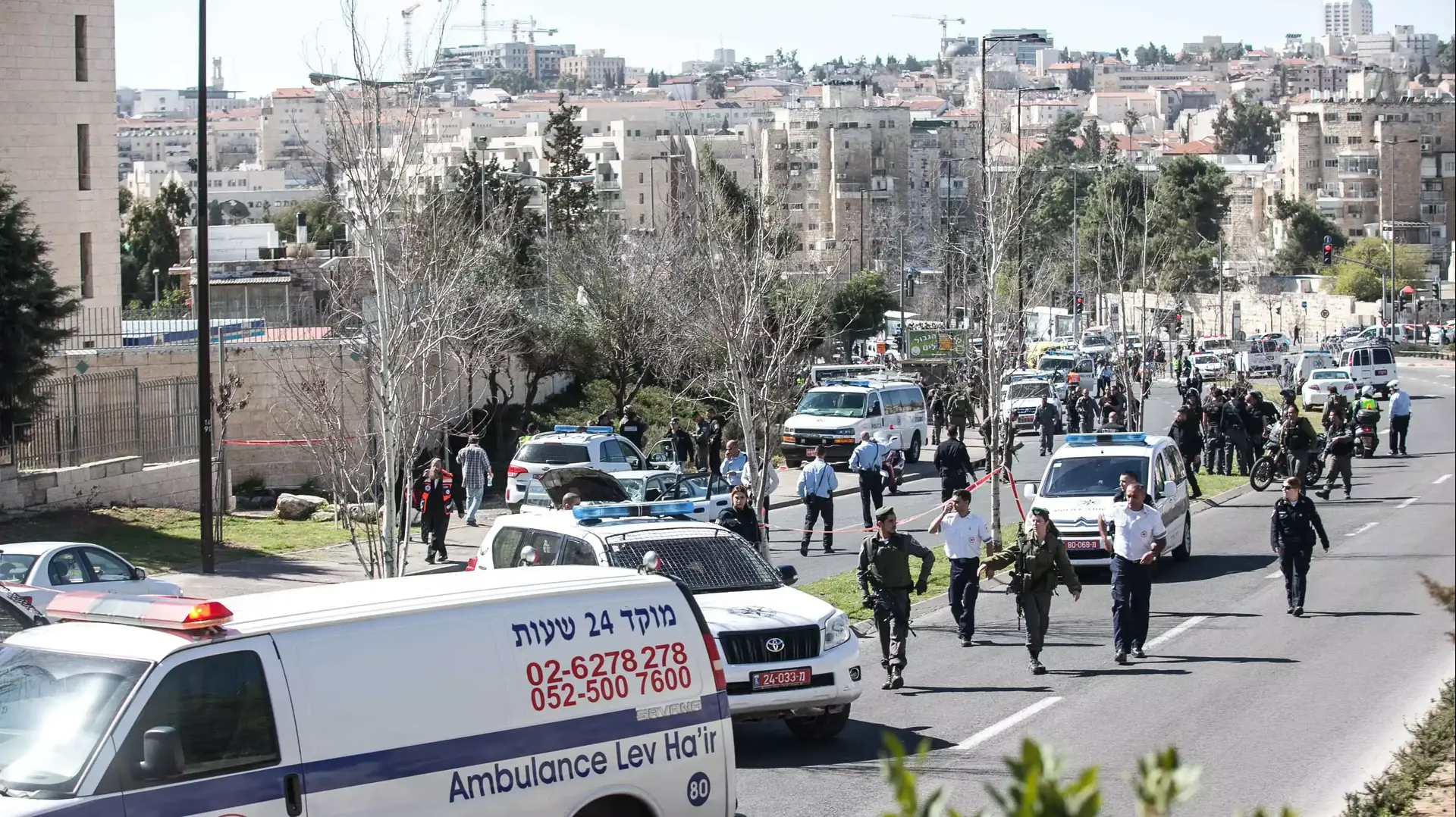 זירת פיגוע הדריסה בגבעת התחמושת בירושלים 6 מרץ 2015 זירת פיגוע הדריסה בגבעת התחמושת בירושלים 6 מרץ 2015