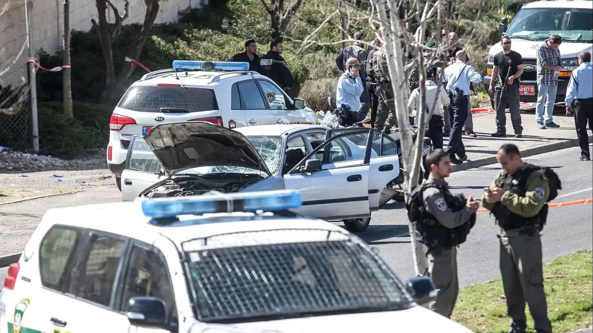 זירת פיגוע הדריסה בגבעת התחמושת בירושלים 6 מרץ 2015 זירת פיגוע הדריסה בגבעת התחמושת בירושלים 6 מרץ 2015