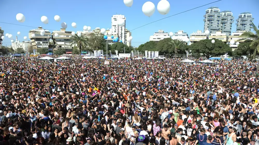 מסיבת רחוב בתל אביב לרגל פורים 6 מרץ 2015 מסיבת רחוב בתל אביב לרגל פורים 6 מרץ 2015
