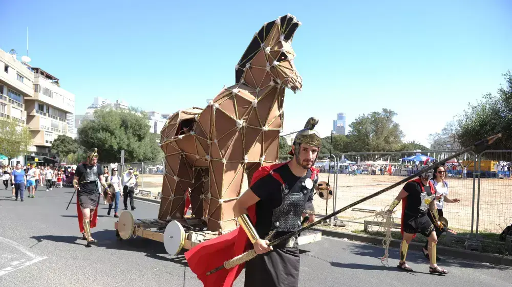 מסיבת רחוב בתל אביב לרגל פורים 6 מרץ 2015 מסיבת רחוב בתל אביב לרגל פורים 6 מרץ 2015