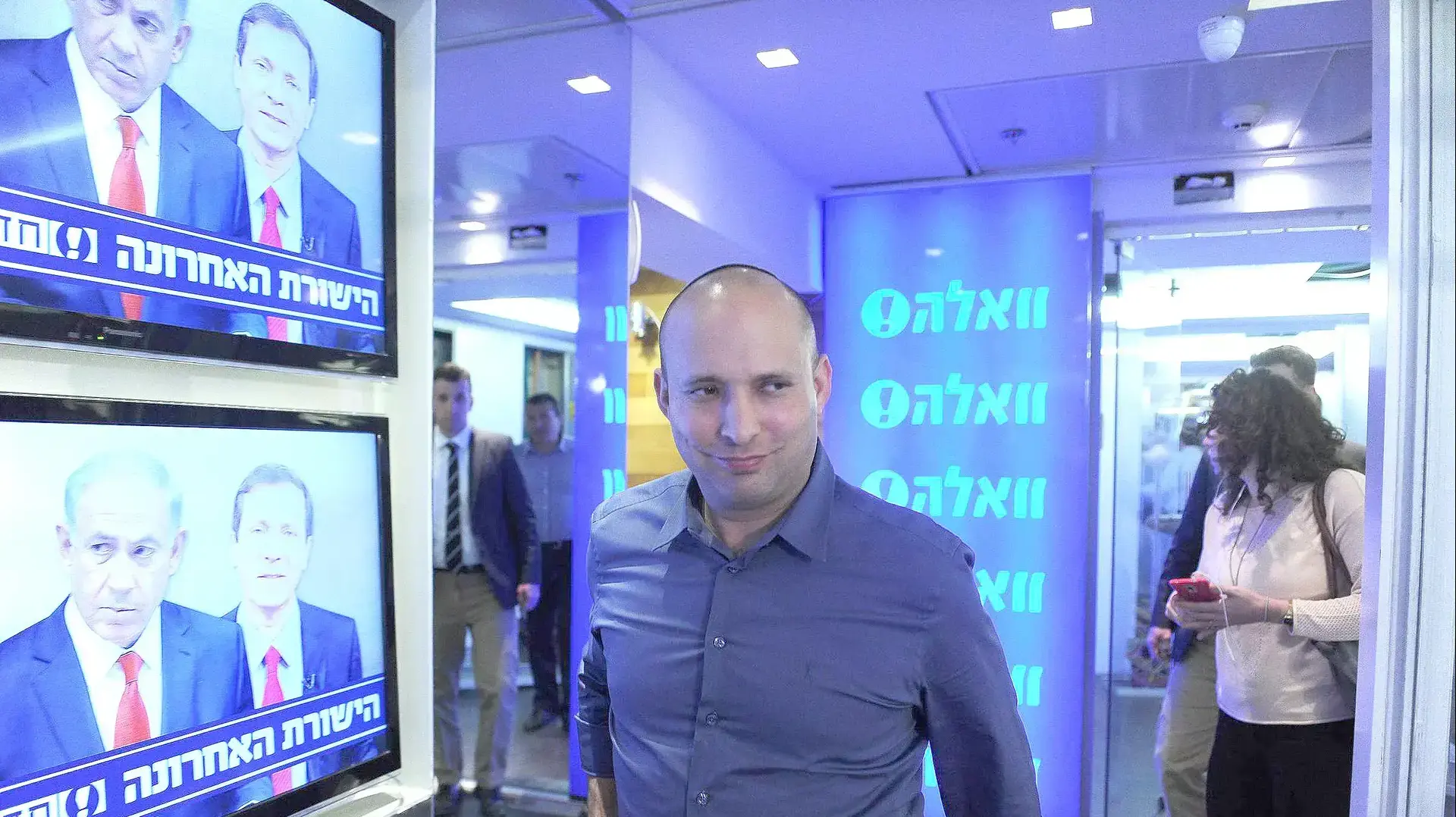 יו"ר הבית היהודי נפתלי בנט מתארח באולפן וואלה, מרץ 2015 יו"ר הבית היהודי נפתלי בנט מתארח באולפן וואלה, מרץ 2015