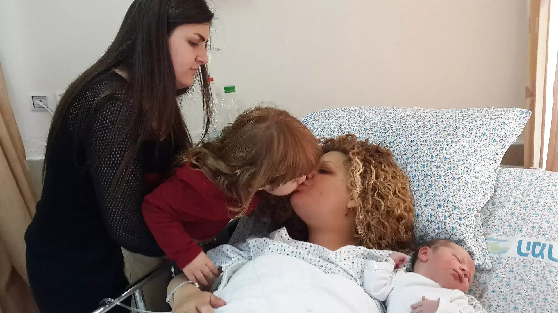 דרין אסעד, אלמנתו של קצין מג"ב ג'דעאן אסעד שילדה תינוק במרכז הרפואי זיו בצפת, 9 במרץ 2015 דרין אסעד, אלמנתו של קצין מג"ב ג'דעאן אסעד שילדה תינוק במרכז הרפואי זיו בצפת, 9 במרץ 2015