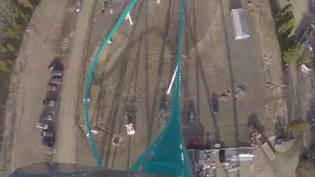 נקודת מבט של נוסע ברכבת ההרים Fury 325 נקודת מבט של נוסע ברכבת ההרים Fury 325