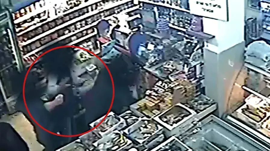 תיעוד: תקף בת 85 באגרוף לפנים