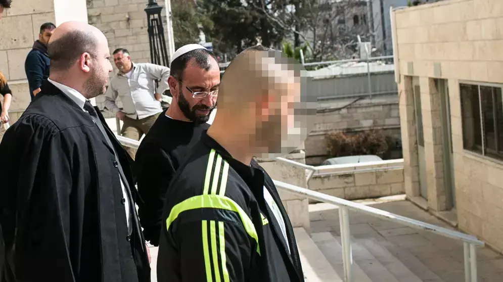 אלי אריש, ראש ארגון פשע מירושלים, שבנו מואשם בתקיפת צעיר ערבי בבית המשפט השלום בירושלים, מרץ 2015 אלי אריש, ראש ארגון פשע מירושלים, שבנו מואשם בתקיפת צעיר ערבי בבית המשפט השלום בירושלים, מרץ 2015