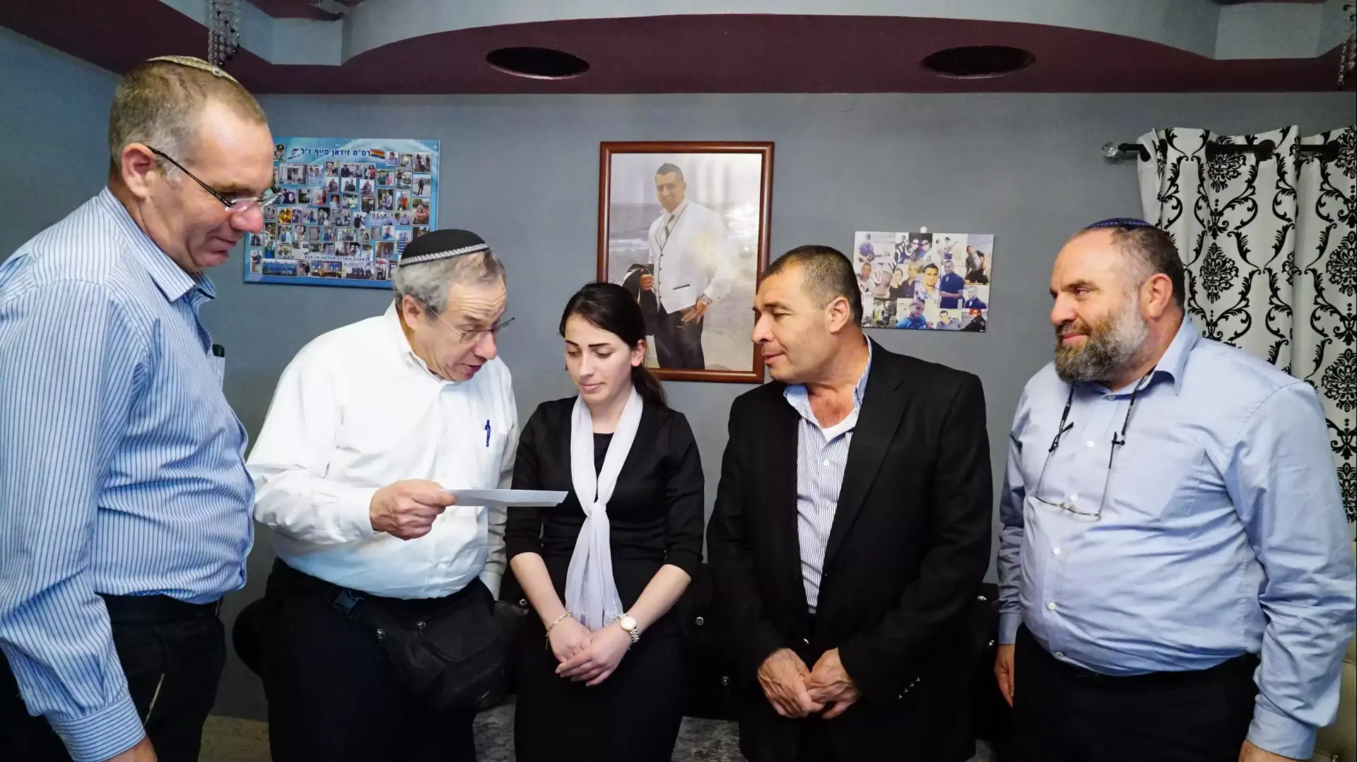 תרומה של יהודים אמריקאים לאלמנתו של סייף זידאן, הדרוזי שנהרג בפיגוע הדריסה בירושלים, ינוח ג'ת מרץ 2015 תרומה של יהודים אמריקאים לאלמנתו של סייף זידאן, הדרוזי שנהרג בפיגוע הדריסה בירושלים, ינוח ג'ת מרץ 2015