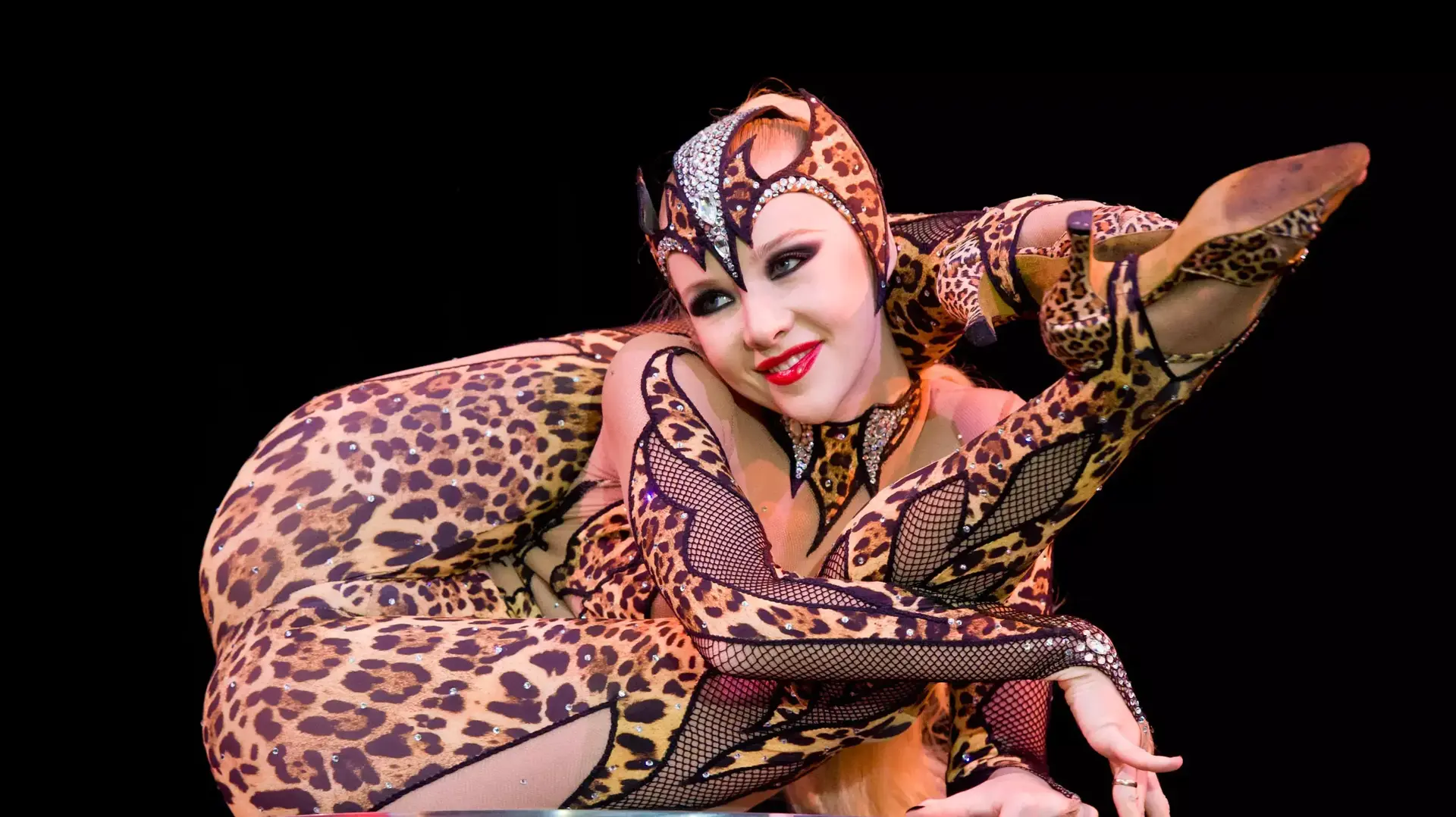 אשת הגומי זלאטה בהופעה