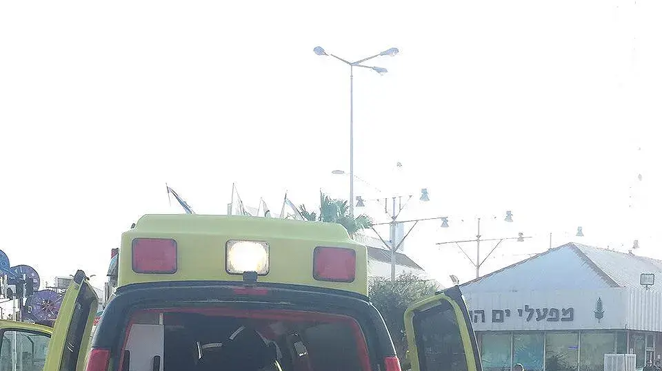 עובד כיל שלטענתו נדרש בידי עובדי הקבלן של החברה עובד כיל שלטענתו נדרש בידי עובדי הקבלן של החברה