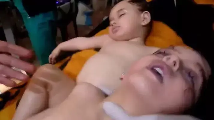 ילדים שנפגעו לכאורה בתקיפת נשק כימי סרמין, אידליב סוריה, מרץ 2015 ילדים שנפגעו לכאורה בתקיפת נשק כימי סרמין, אידליב סוריה, מרץ 2015