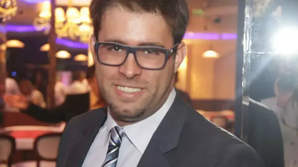 אורן חזן בקזינו גולד בבורגס אורן חזן בקזינו גולד בבורגס