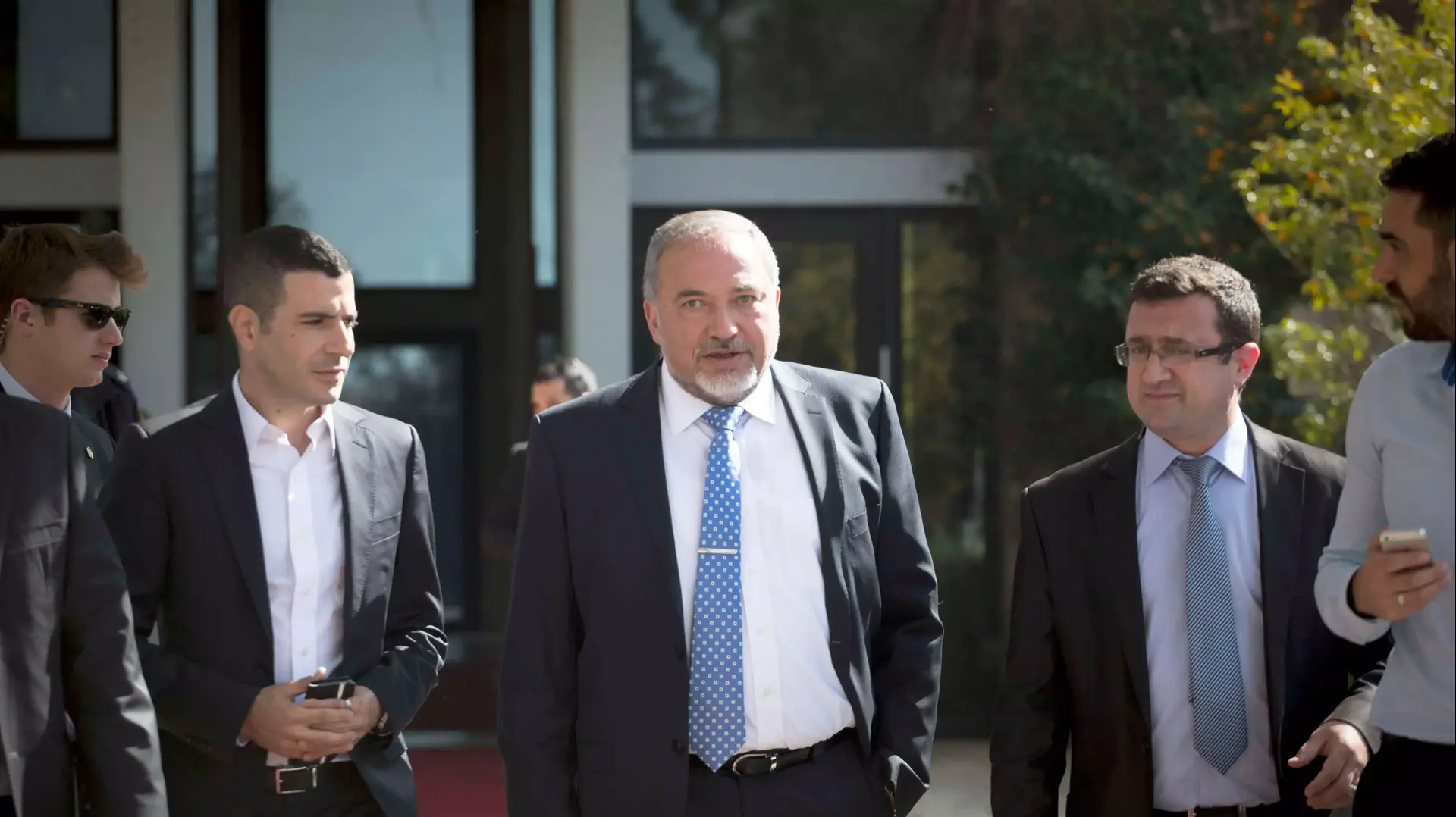 יו"ר ישראל ביתנו אביגדור ליברמן וחברי סיעתו בבית הנשיא, מרץ 2015 יו"ר ישראל ביתנו אביגדור ליברמן וחברי סיעתו בבית הנשיא, מרץ 2015