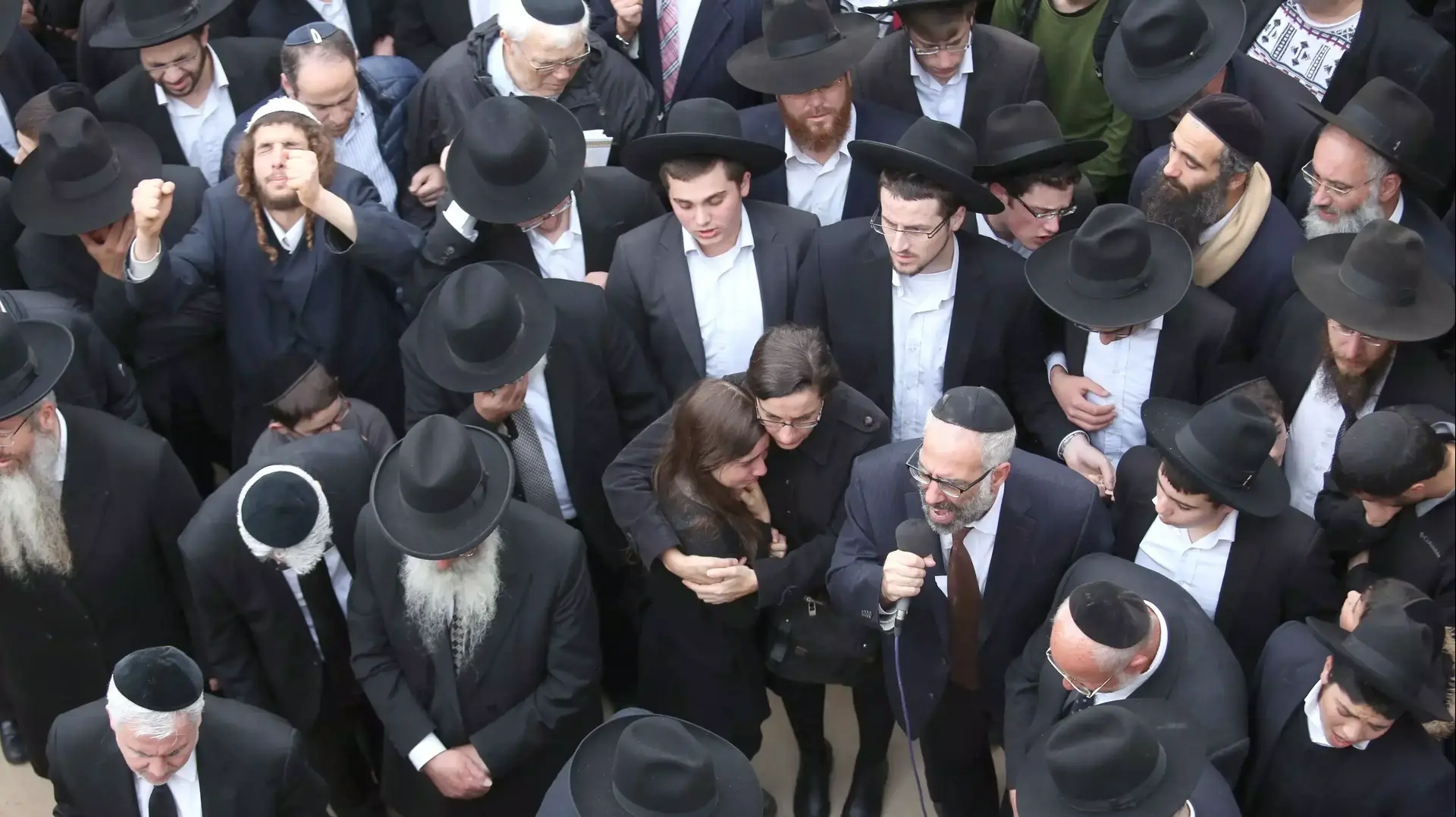 הלווייתם של שבעת הילדים, הר המנוחות ירושלים. מרץ 2015 הלווייתם של שבעת הילדים, הר המנוחות ירושלים. מרץ 2015
