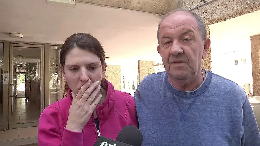 רוברט וליטל באום אביו ואחותו של אייל באום שנהרג בתאונת המטוס באלפים, הוד השרון. מרץ 2015 רוברט וליטל באום אביו ואחותו של אייל באום שנהרג בתאונת המטוס באלפים, הוד השרון. מרץ 2015