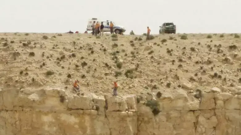 סריקות אנשי רשות הטבע והגנים וגלישה של אנשי יחידת החילוץ בהר הנגב, מרץ 2015 סריקות אנשי רשות הטבע והגנים וגלישה של אנשי יחידת החילוץ בהר הנגב, מרץ 2015