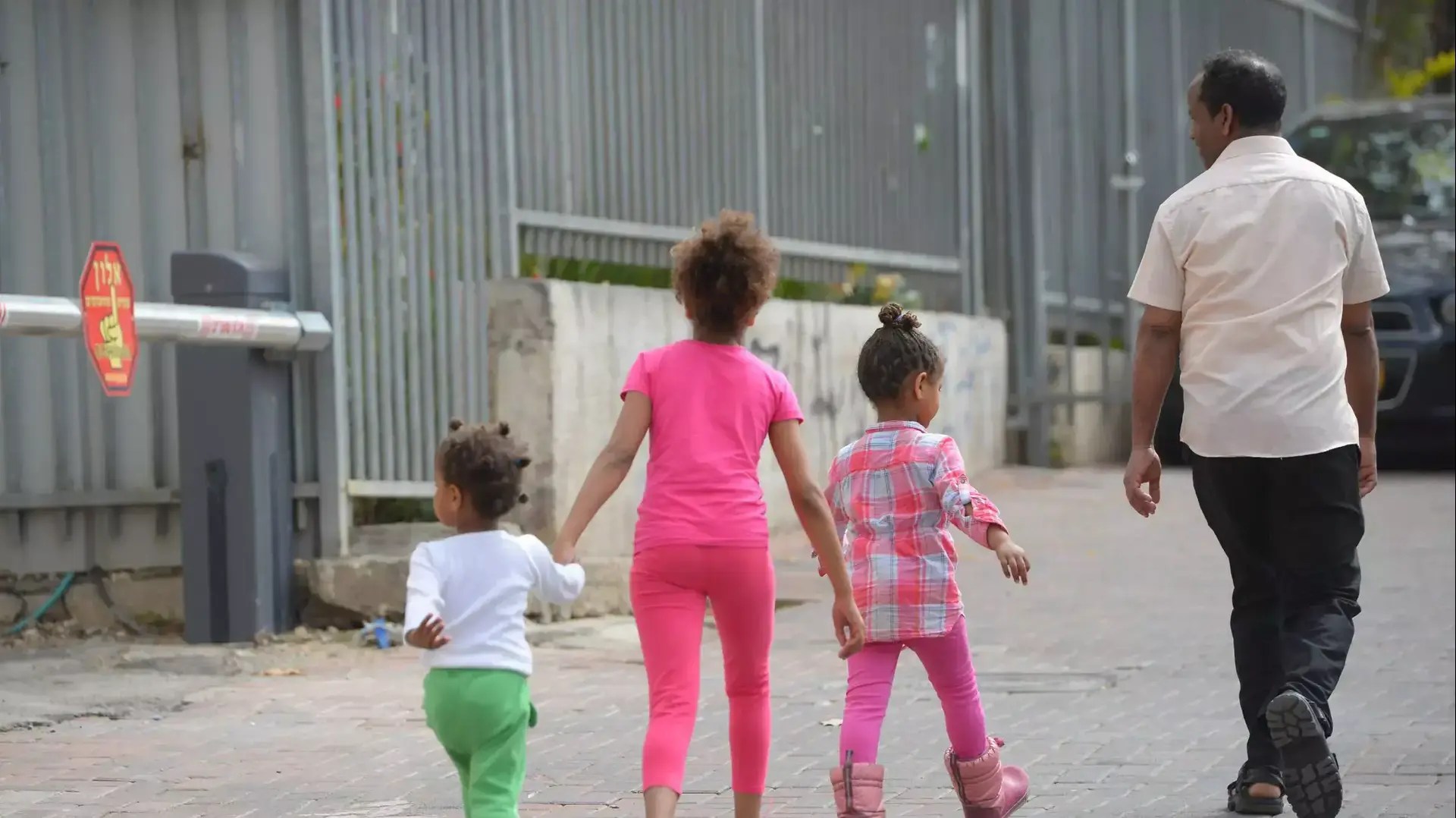 מבקשי מקלט בדרום תל אביב, מרץ 2015 מבקשי מקלט בדרום תל אביב, מרץ 2015