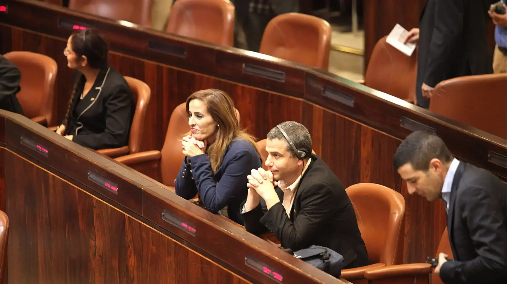 הח"כים החדשים ינון מגל, נאווה בוקר ושרון גל ביומם הראשון בכנסת, מרץ 2015 הח"כים החדשים ינון מגל, נאווה בוקר ושרון גל ביומם הראשון בכנסת, מרץ 2015