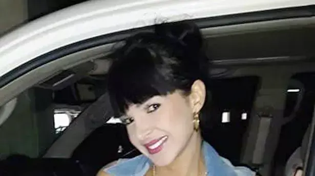 הדוגמנית אליירה אבנדארו ומותניה הצרות הדוגמנית אליירה אבנדארו ומותניה הצרות
