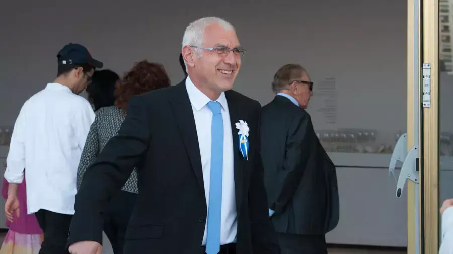 ח"כ חיים ילין בכניסה לכנסת לקראת השבעת הכנסת ה-20 מרץ 2015 ח"כ חיים ילין בכניסה לכנסת לקראת השבעת הכנסת ה-20 מרץ 2015