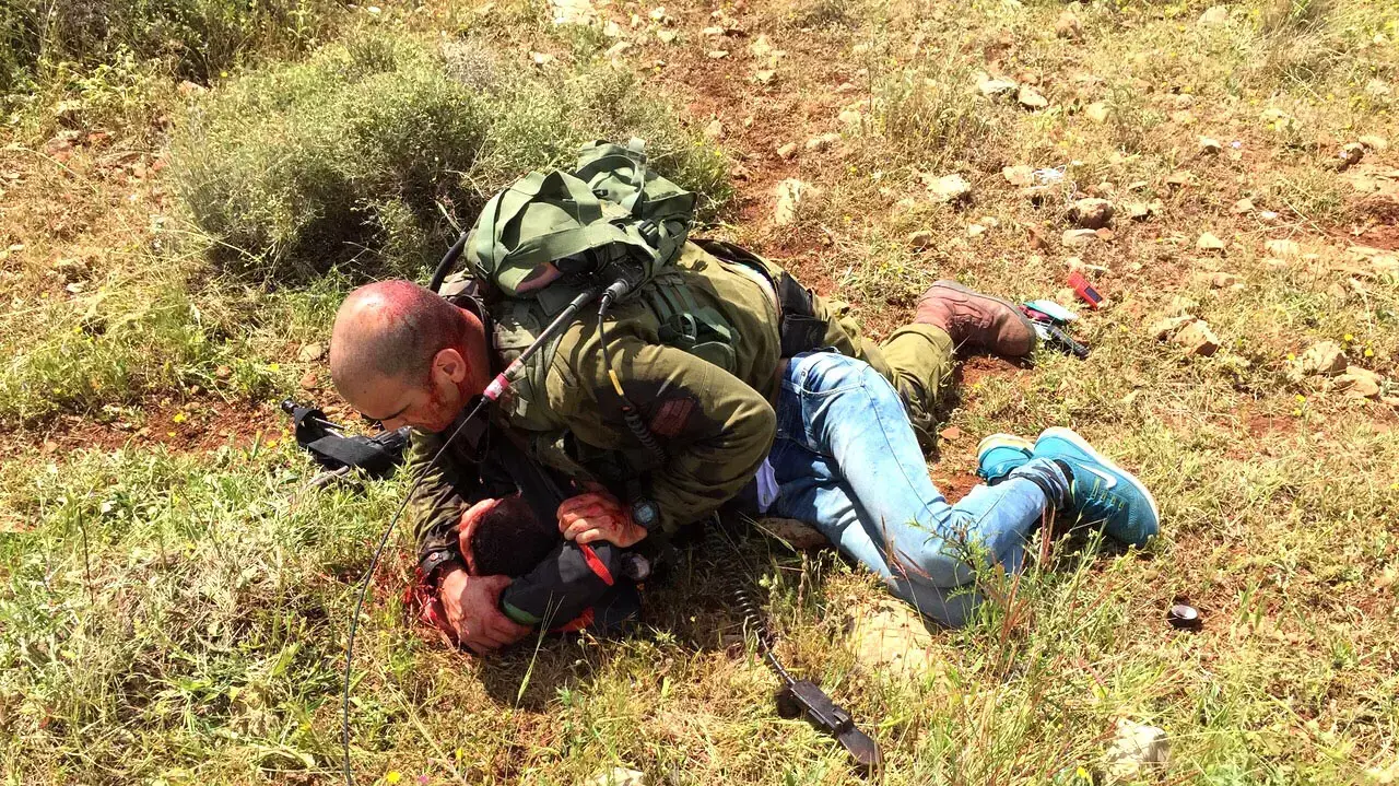 אירוע דקירת חייל סמוך לגדר המערכת, ליד אורנית. אפריל