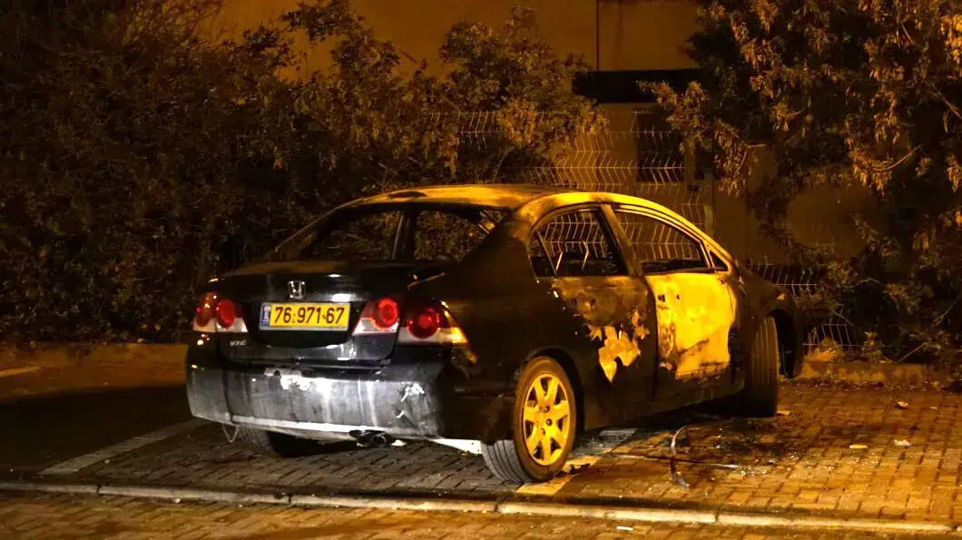 הרכב של החשוד בחיסול הכפול בעכו שנמצא שני קילומטרים מזירת הרצח, 2 אפריל 2015 הרכב של החשוד בחיסול הכפול בעכו שנמצא שני קילומטרים מזירת הרצח, 2 אפריל 2015