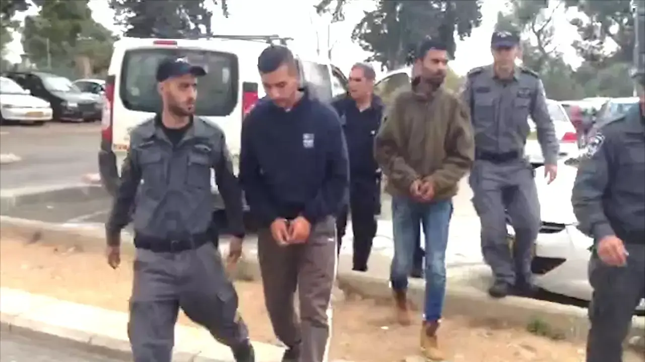 שני הצעירים שביימו את החטיפה מובאים להארכת מעצר